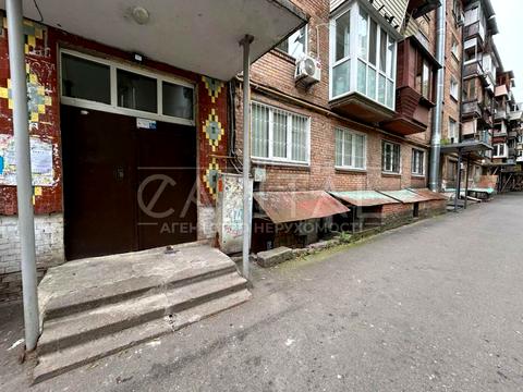 комерційна за адресою Білоруська вул., 10-18