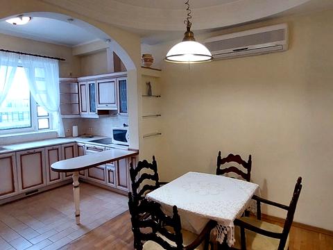 квартира за адресою Андрія Верхогляда вул. (Михайла Драгомирова), 4