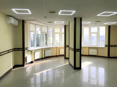 комерційна за адресою Лесі Українки бульв., 7-Б