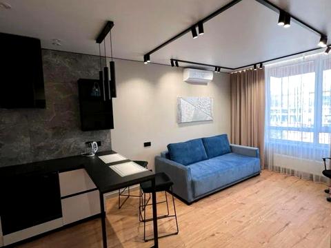 квартира за адресою Київ, Салютна вул., 2к16