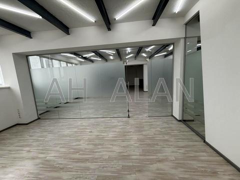 комерційна за адресою Велика Васильківська вул. (Червоноармійська), 30 Д