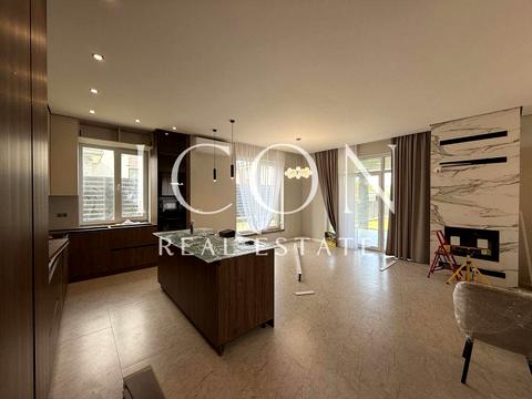 будинок за адресою Грушева вул.