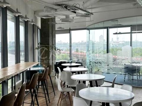 коммерческая по адресу Днепровская набережная ул., 1в