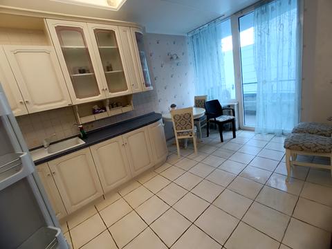 квартира за адресою Літературна вул., 1а
