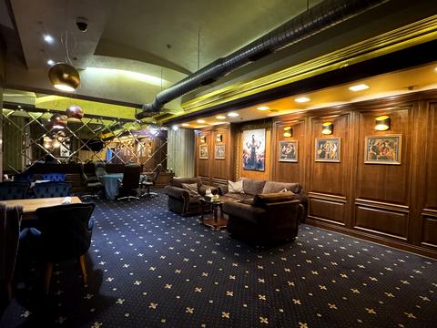 комерційна за адресою Панаса Мирного вул., 8