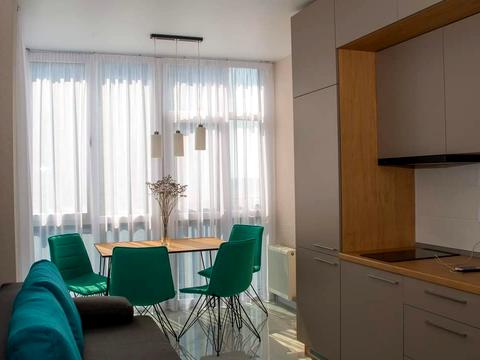 квартира за адресою Леоніда Бірюкова бульв., 2