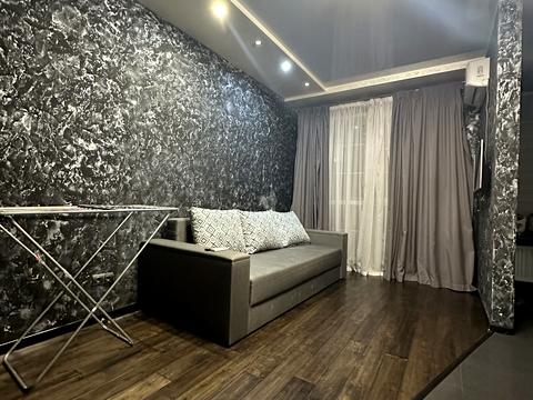 квартира за адресою Дмитра Луценка вул. (Крейсера "Аврора"), 10