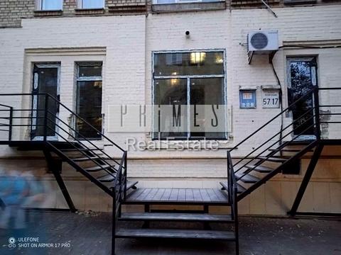 комерційна за адресою Межигірська вул., 57/17