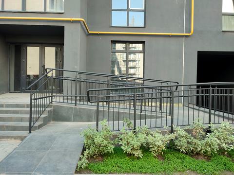 комерційна за адресою Залізнична вул., 9-А