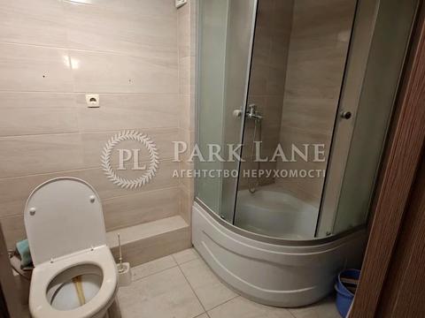 комерційна за адресою Володимирська вул., 51/53