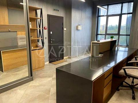 комерційна за адресою Валерія Лобановського просп., 114/2