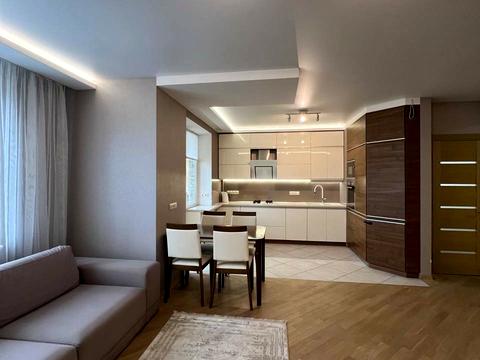 квартира за адресою Братів Міхновських вул. (Московська), 30а