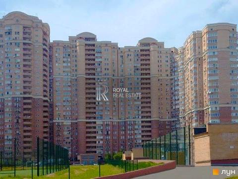 комерційна за адресою Київ, Голосіївська вул., 61