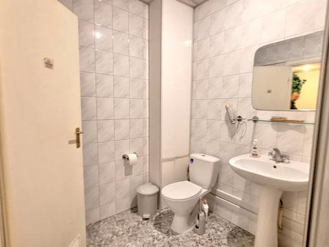 комерційна за адресою Шевченка вул., 10
