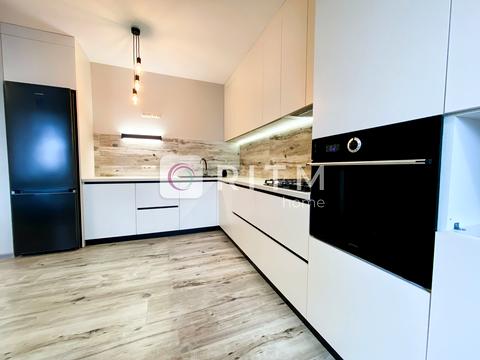 квартира за адресою Зоряна вул., 6