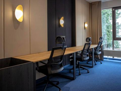 коммерческая по адресу Василя Тютюнника, 28а