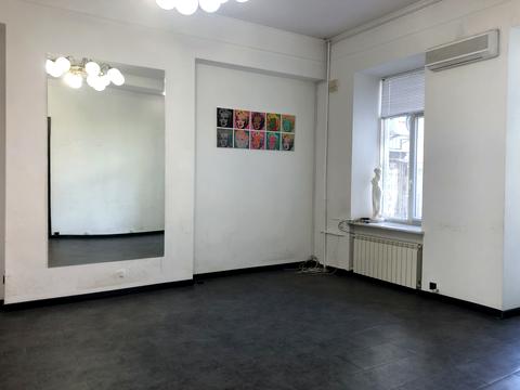 комерційна за адресою Велика Васильківська вул. (Червоноармійська), 43/16