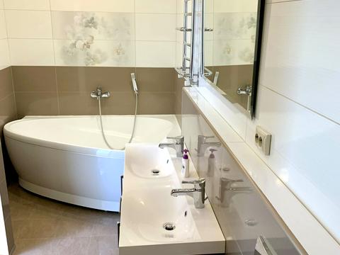 квартира за адресою Академіка Амосова вул., 6