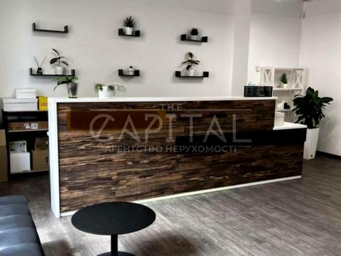 комерційна за адресою Верхній Вал вул., 10