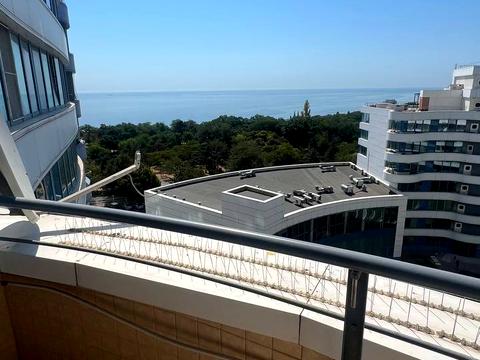 квартира за адресою Літературна вул., 1а