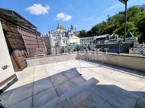 комерційна за адресою Воздвиженська вул., 51А