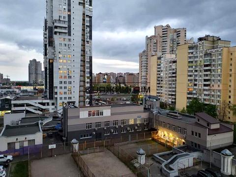 квартира за адресою Київ, Срібнокільська вул., 1