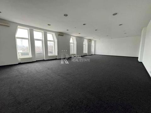 коммерческая по адресу Музейний пер., 4