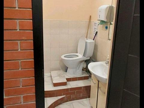 комерційна за адресою Аскольдівська вул., 1