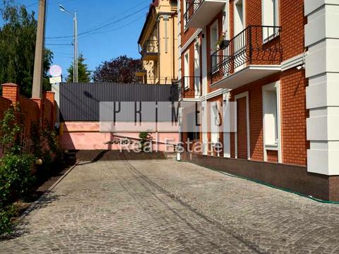 комерційна за адресою Князя Володимира Мономаха вул. (Отто Шмідта), 8