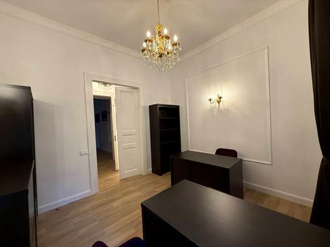 комерційна за адресою Миколи Леонтовича вул., 7