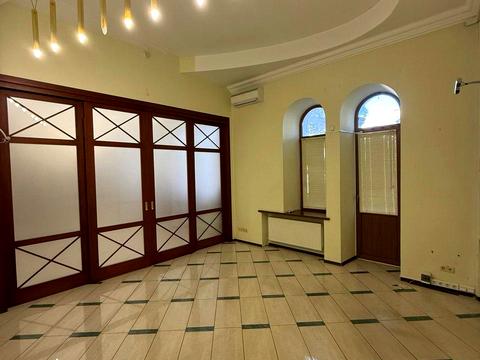 комерційна за адресою Госпітальєрів пров. (2-й Лермонтовський), 13
