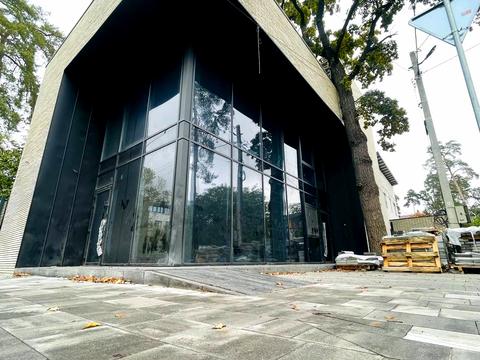 комерційна за адресою Університетська вул., 1-Ш