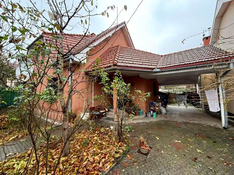 будинок за адресою сквер Лаборця вул. (Олександра Пушкіна)