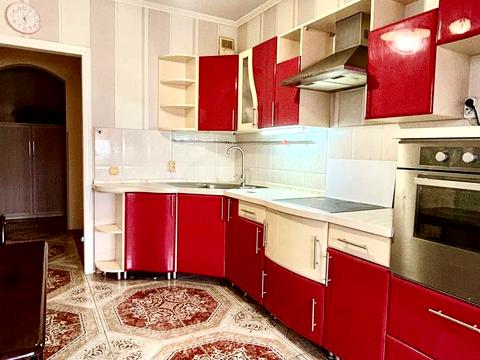 квартира за адресою Ревуцького вул., 42-Б