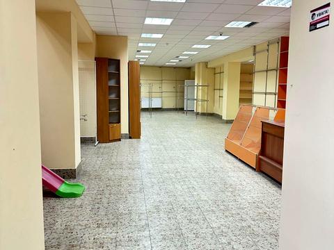 комерційна за адресою Залізнична, 49