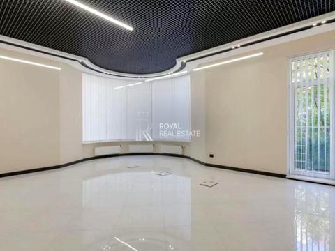 комерційна за адресою Івана Франка вул., 4