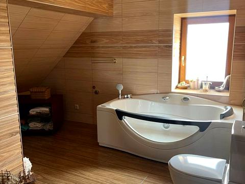 будинок за адресою 12-Ентузіастів, 18