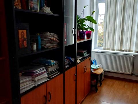 комерційна за адресою Незалежності вул., 4