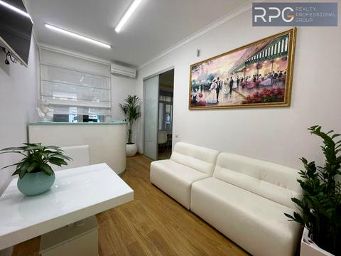 комерційна за адресою Липська вул., 19/7