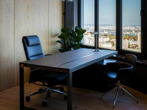 комерційна за адресою Кловський узвіз, 7