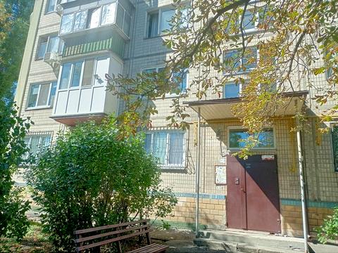 квартира по адресу Строителей ул., 13