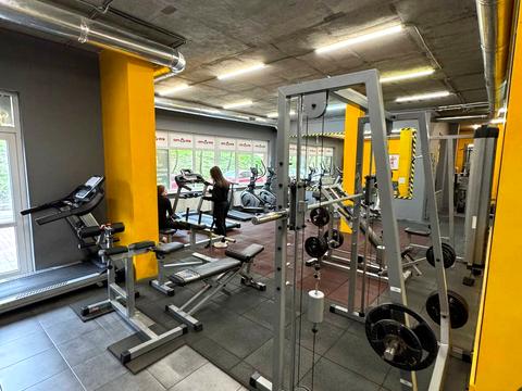 комерційна за адресою Євгена Коновальця вул. (Щорса), 36-Е