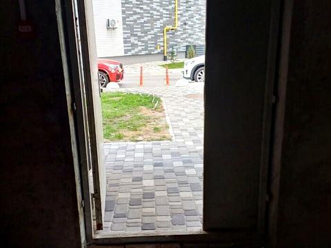 комерційна за адресою Ревуцького вул., 54