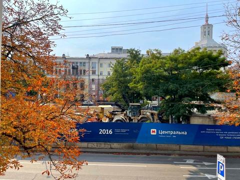 комерційна за адресою Дмитра Яворницького просп. (Карла Маркса), 68