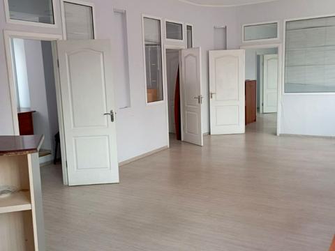комерційна за адресою Миру просп., 4-А
