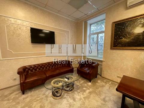 комерційна за адресою Панаса Мирного вул., 1