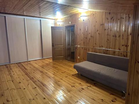 будинок за адресою Центральна, 1