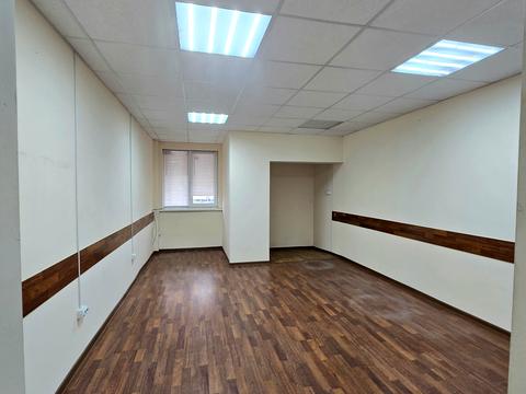 комерційна за адресою Львів, Пластова вул. (Силікатна), 7