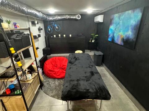 комерційна за адресою Звіринецька вул., 47