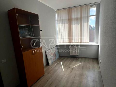 комерційна за адресою Антоновича вул. (Горького), 103